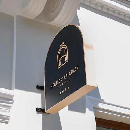 House Of Charles Hotell Carei Exteriör bild