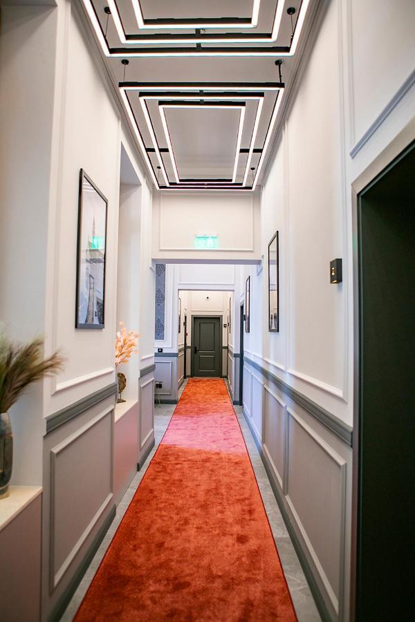 House Of Charles Hotell Carei Exteriör bild