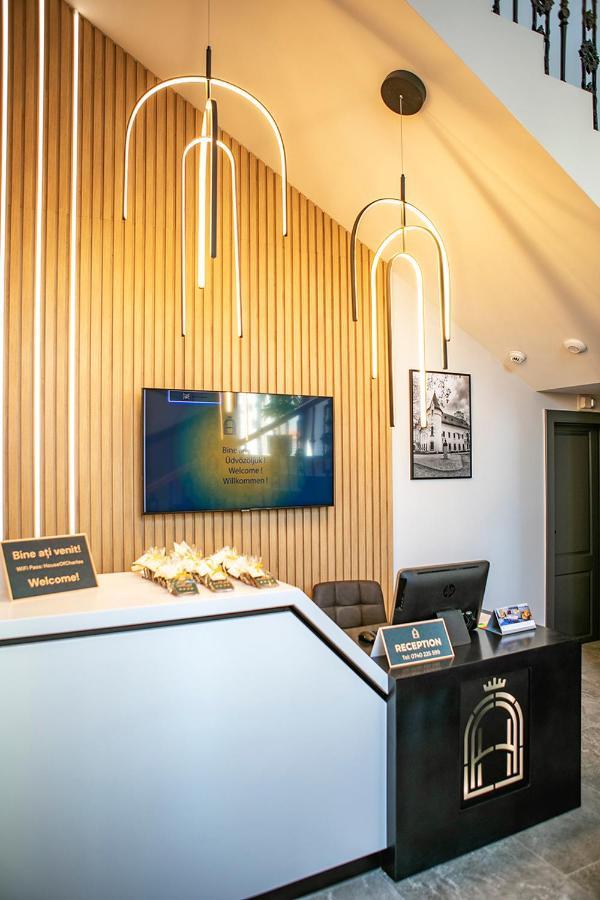 House Of Charles Hotell Carei Exteriör bild