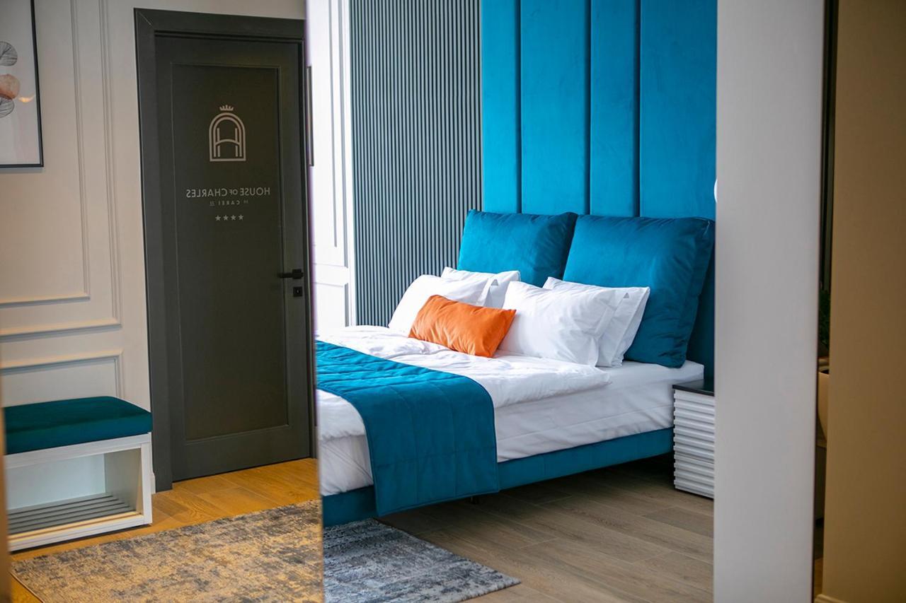 House Of Charles Hotell Carei Exteriör bild