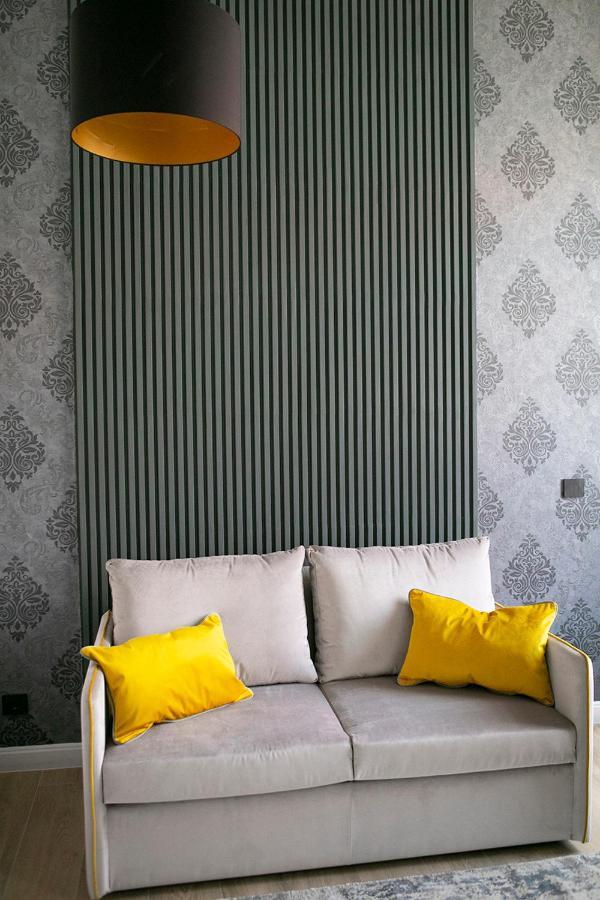 House Of Charles Hotell Carei Exteriör bild